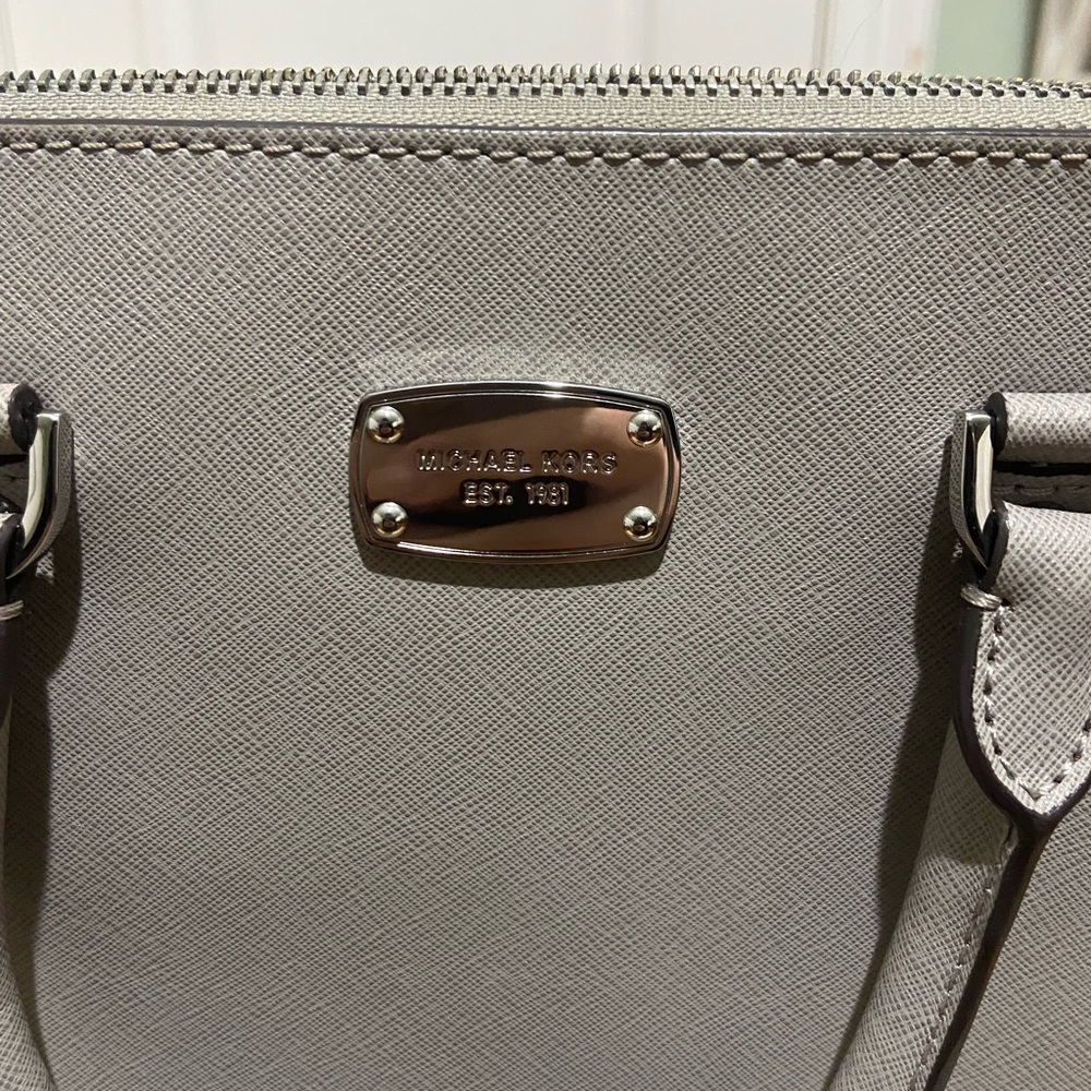Michael Kors Cindy Dome Bag - Picture 4 of 8